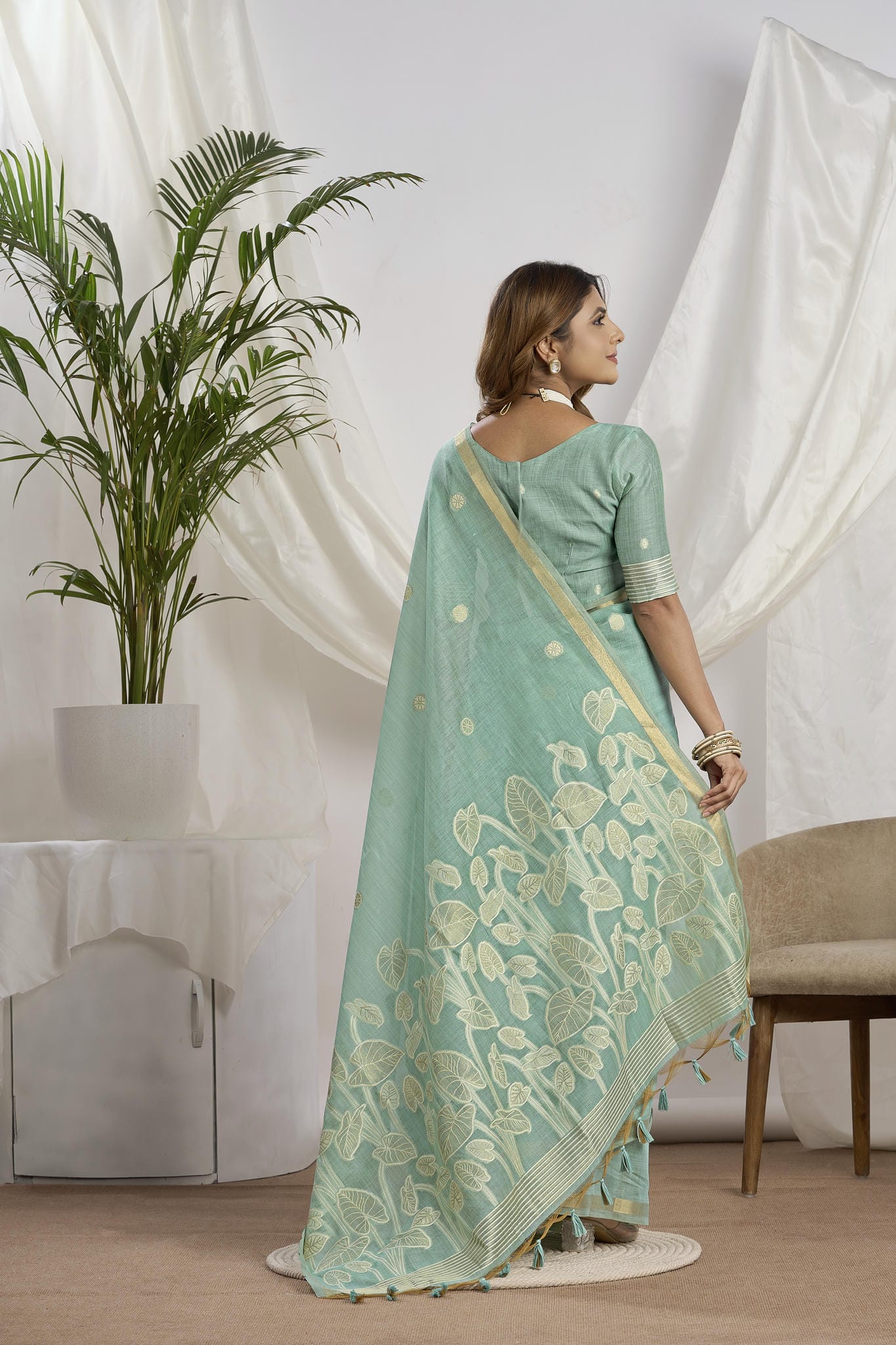 Sea Green Zari Jamdani Saree with Woven Foliage Pallu