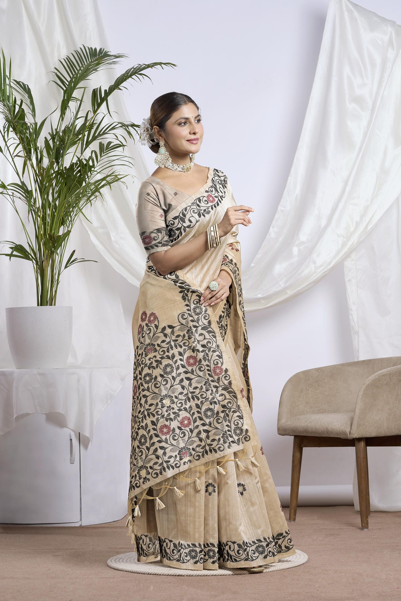 Dhakai Jamdani Saree in Beige with Kalamkari-Style Weave