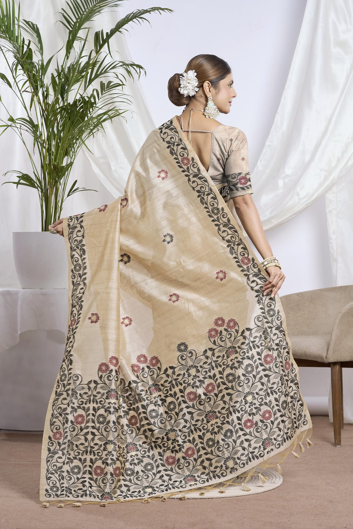 Dhakai Jamdani Saree in Beige with Kalamkari-Style Weave