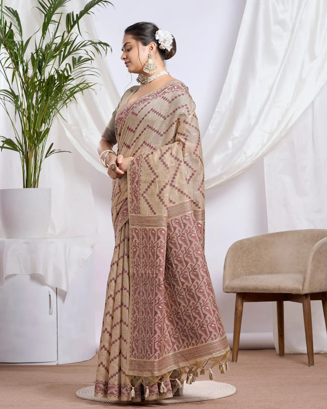 Chikoo Beige Geometric Muga Cotton Jamdani Saree
