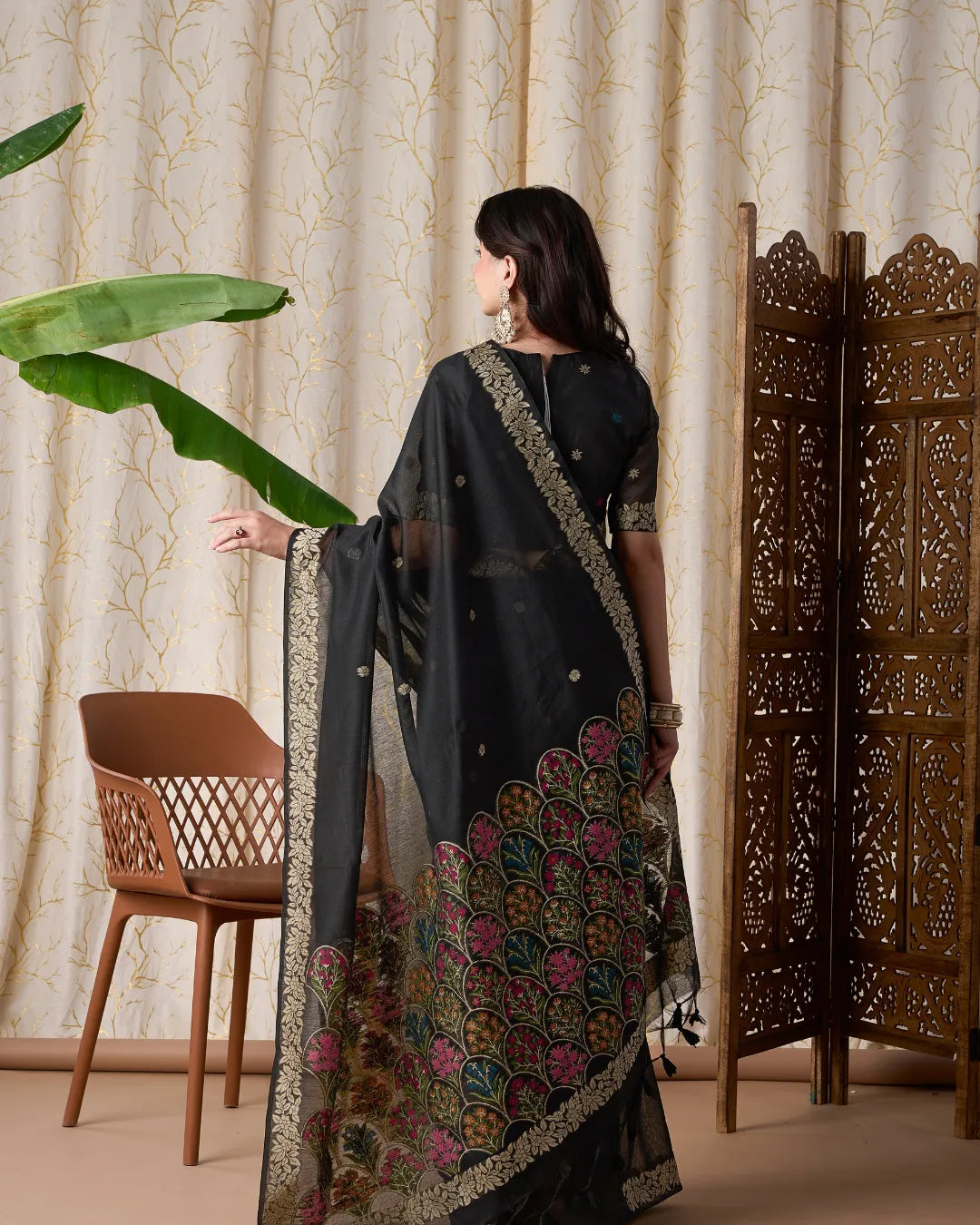 Black Muga Cotton Jamdani Saree with Multicolour Flower Pallu