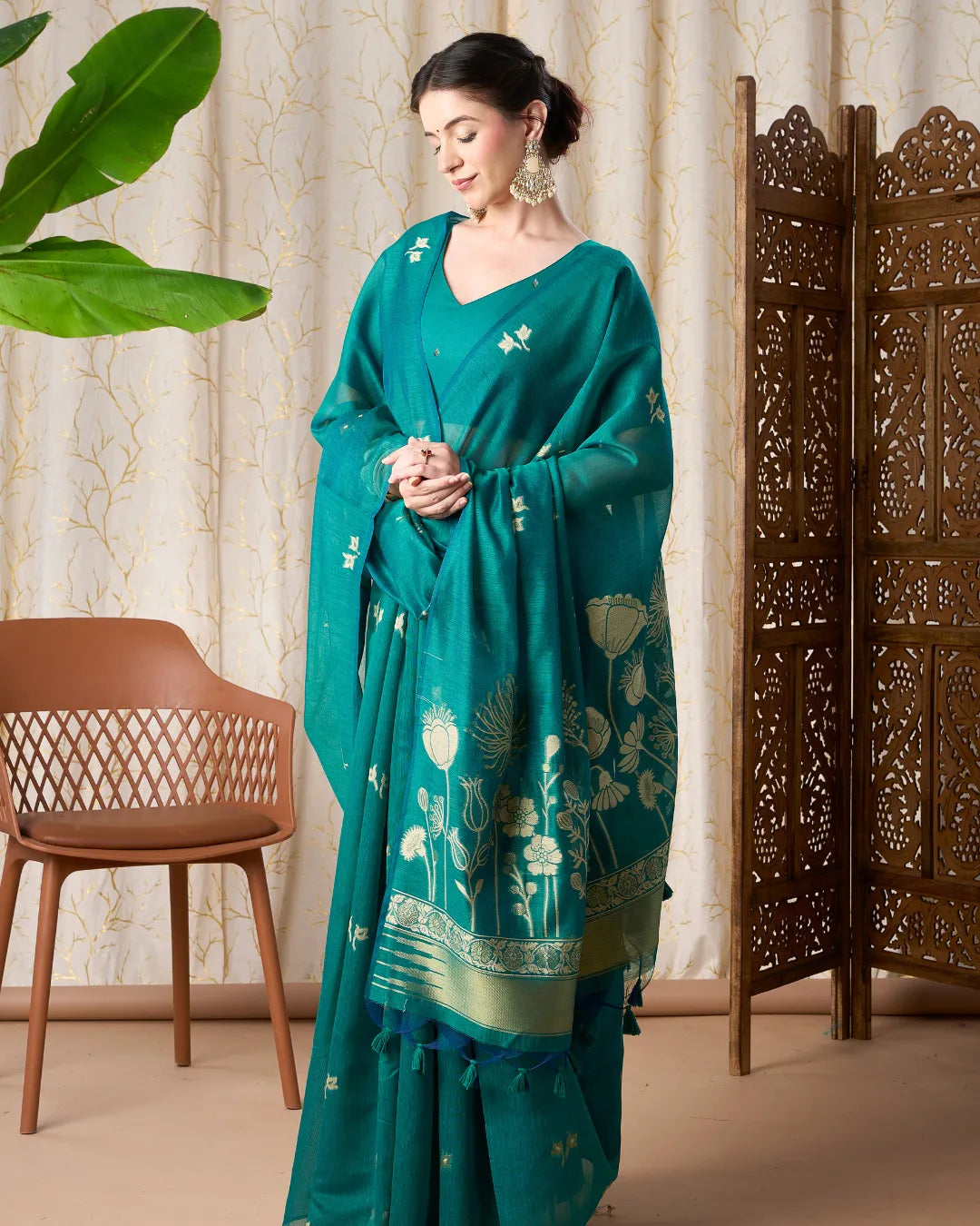 Black Muga Cotton Jamdani Saree with Floral Pallu