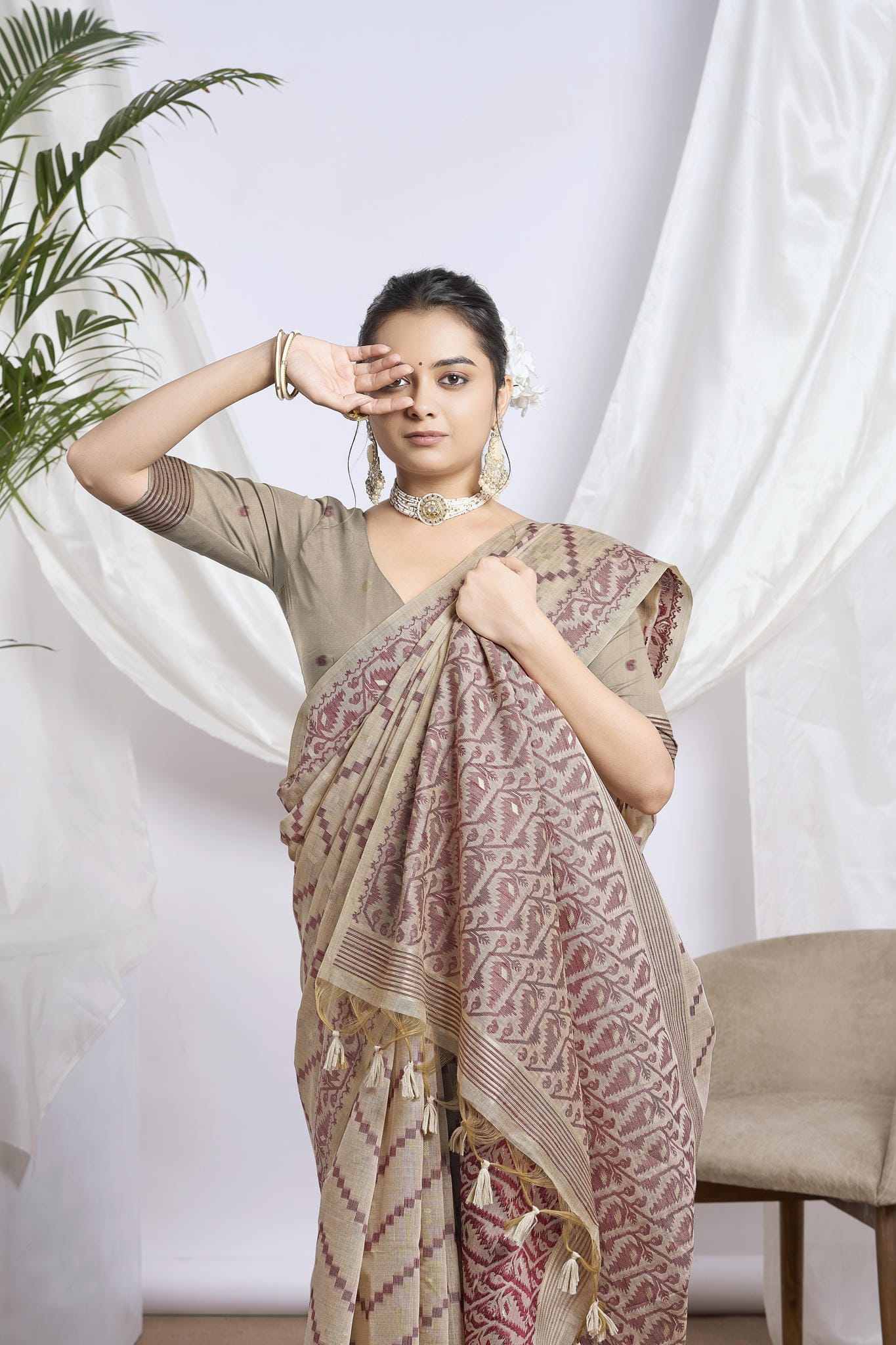 Beige & Maroon Jamdani Silk-Cotton Saree | Woven Motifs