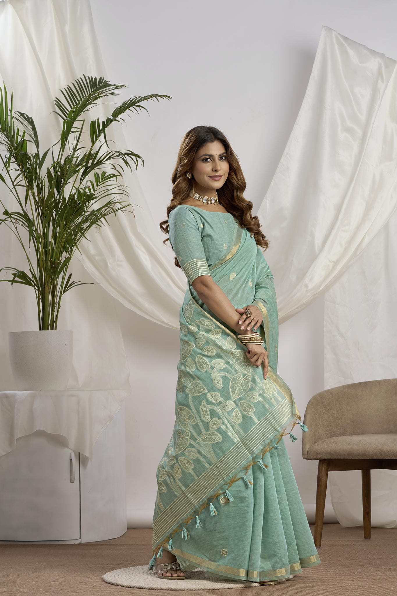 Sea Green Zari Jamdani Saree with Woven Foliage Pallu