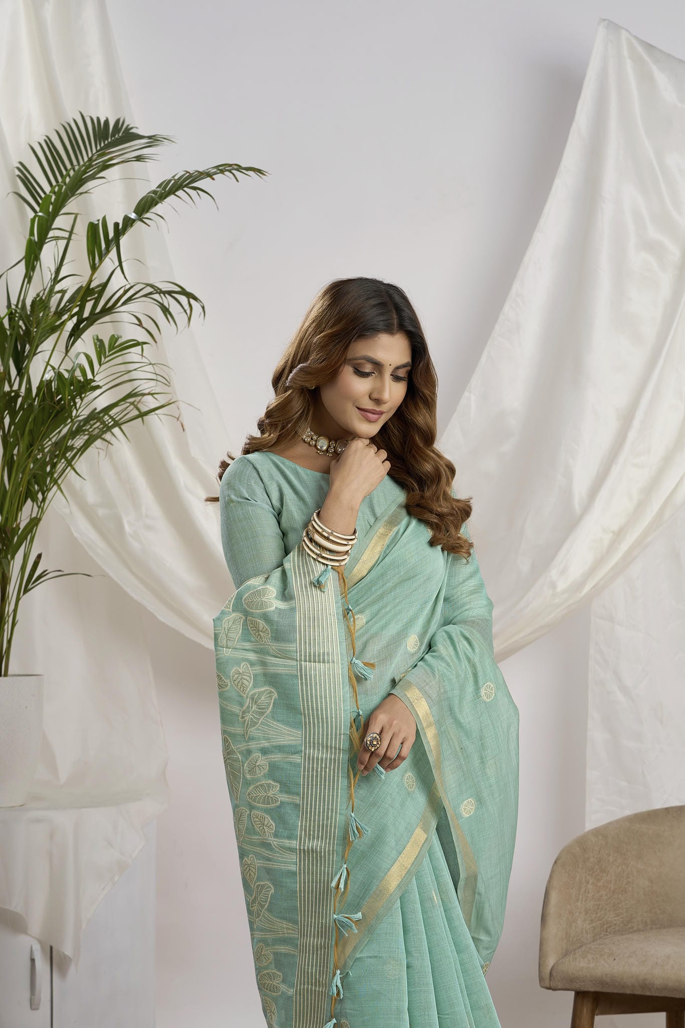 Sea Green Zari Jamdani Saree with Woven Foliage Pallu