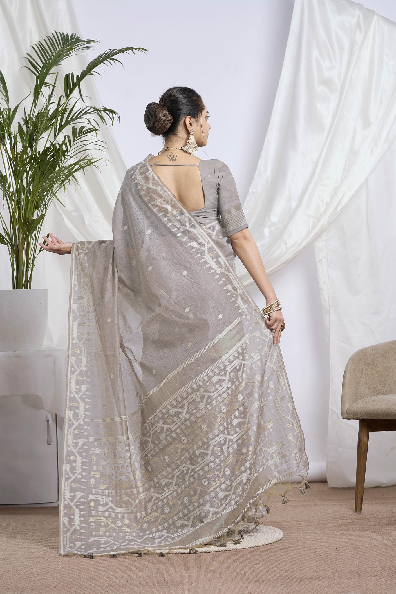 Deep Teal Zari Jamdani Muga-Cotton Saree | Woven Geometric Borders