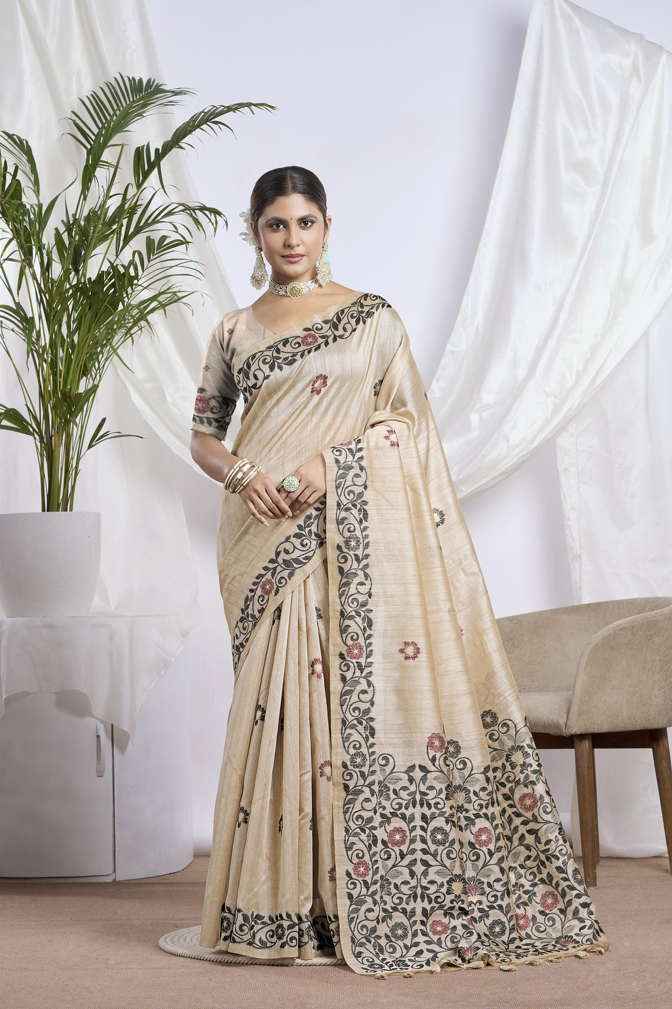 Dhakai Jamdani Saree in Beige with Kalamkari-Style Weave