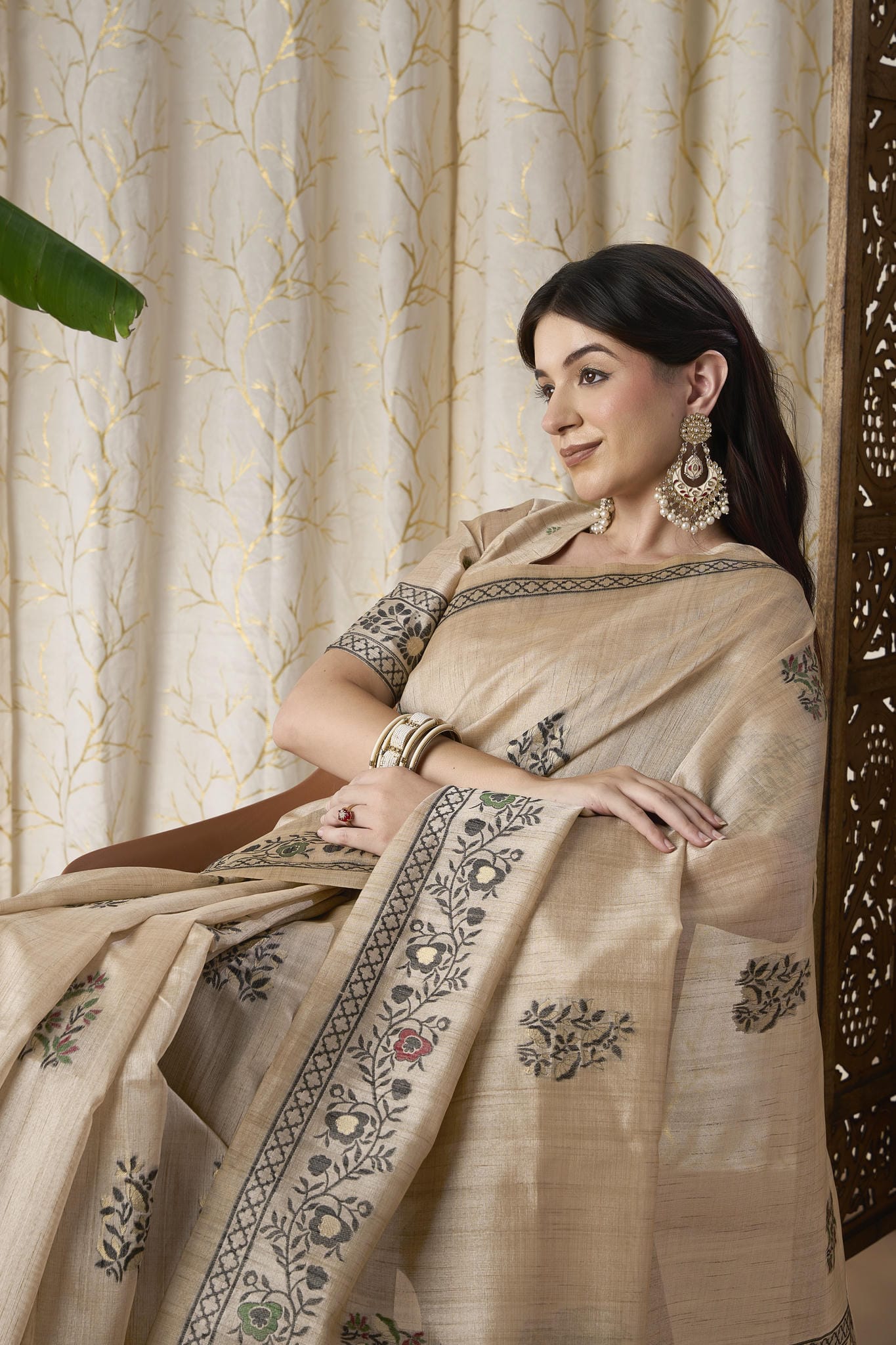 Beige Linen-Cotton Jamdani Saree with Ethnic Motifs
