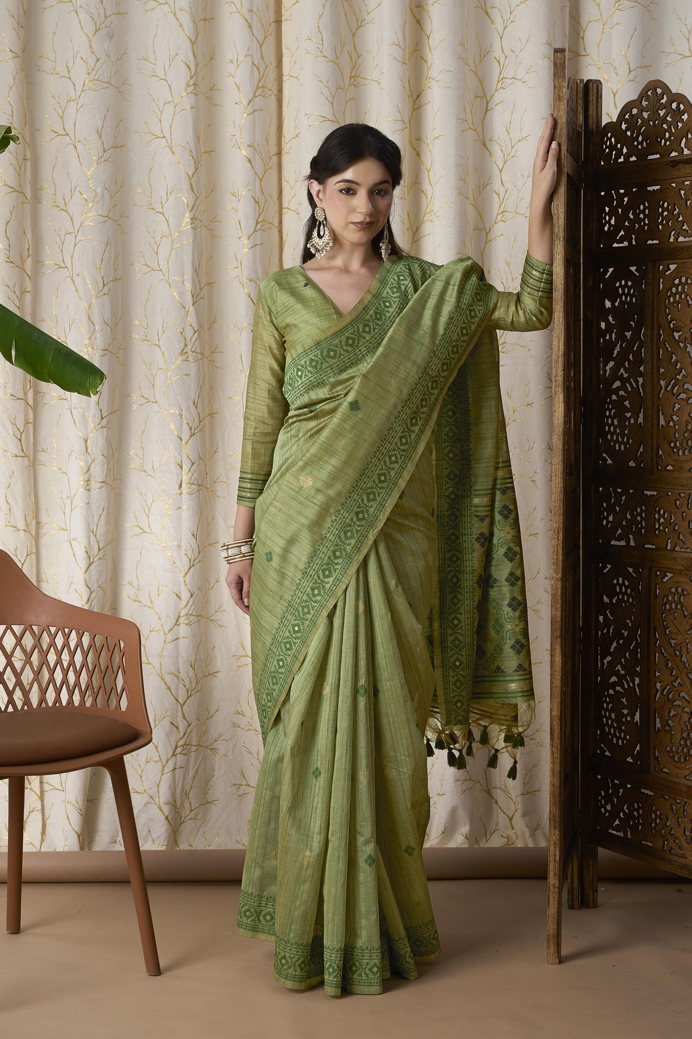 Olive Green Linen-Cotton Jamdani Saree with Woven Geometric Border