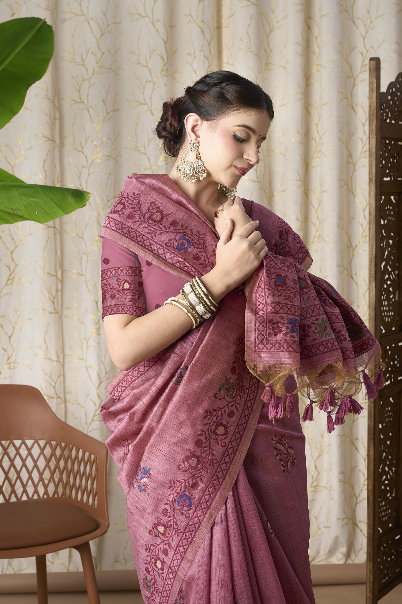 Dusty Rose Linen-Cotton Jamdani Saree with Ethnic Motifs and Jamdani Weave,resham Border And Pallu