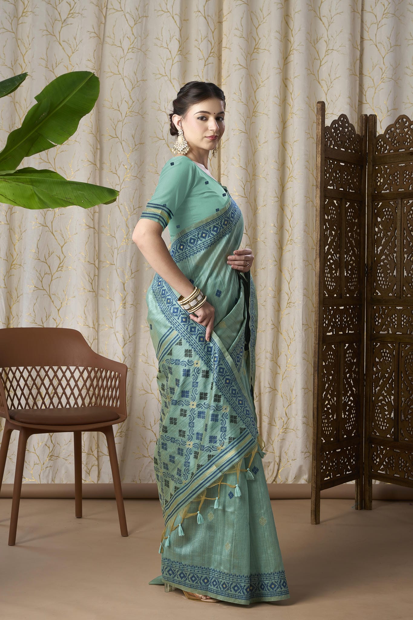Sea Green Linen-Cotton Jamdani Saree with Woven Geometric Motifs