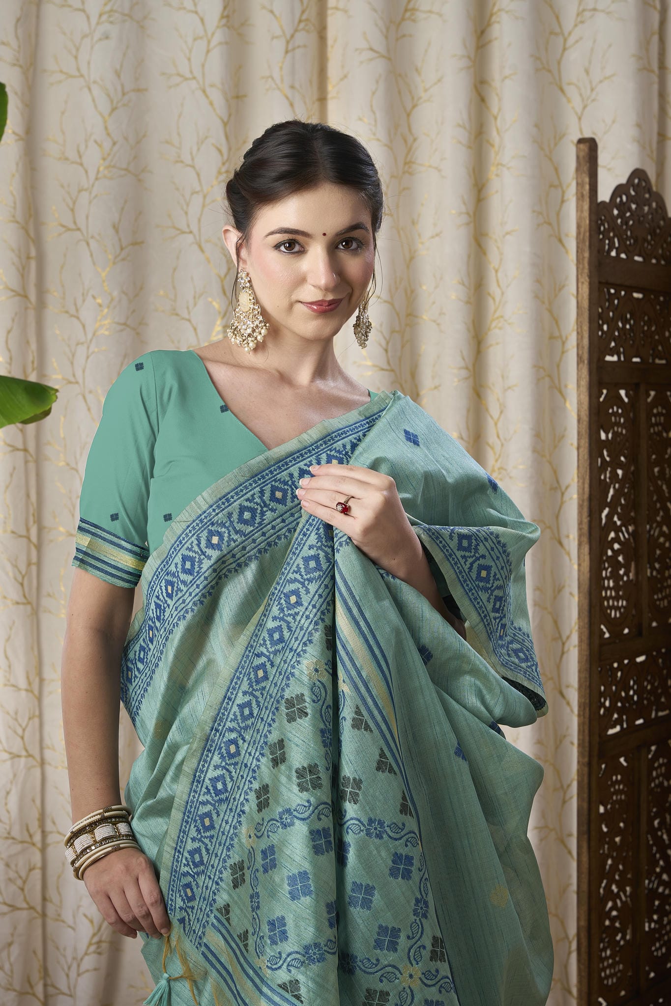 Sea Green Linen-Cotton Jamdani Saree with Woven Geometric Motifs
