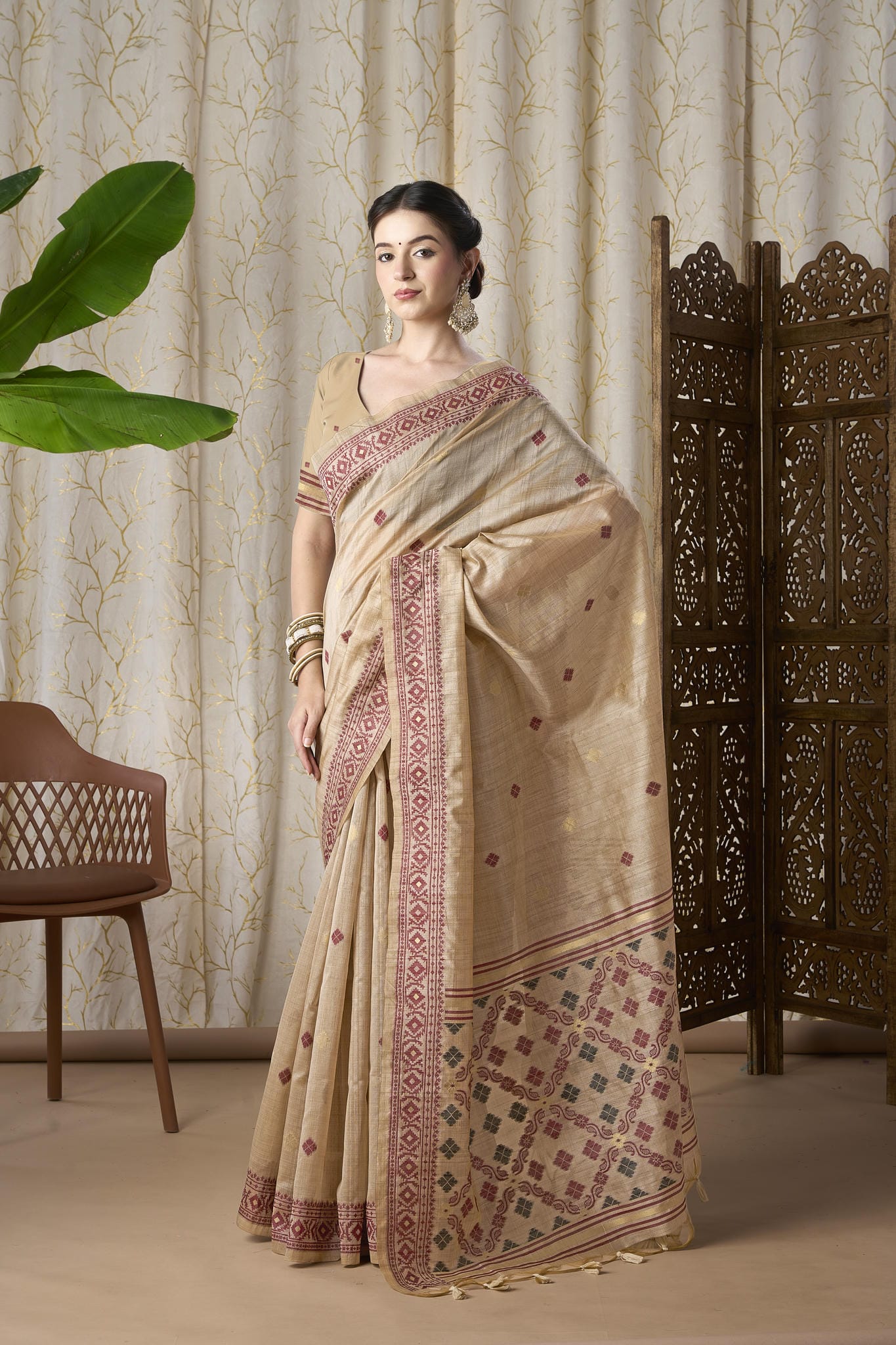 Beige Linen-Cotton Jamdani Saree with Woven Geometric Patterns