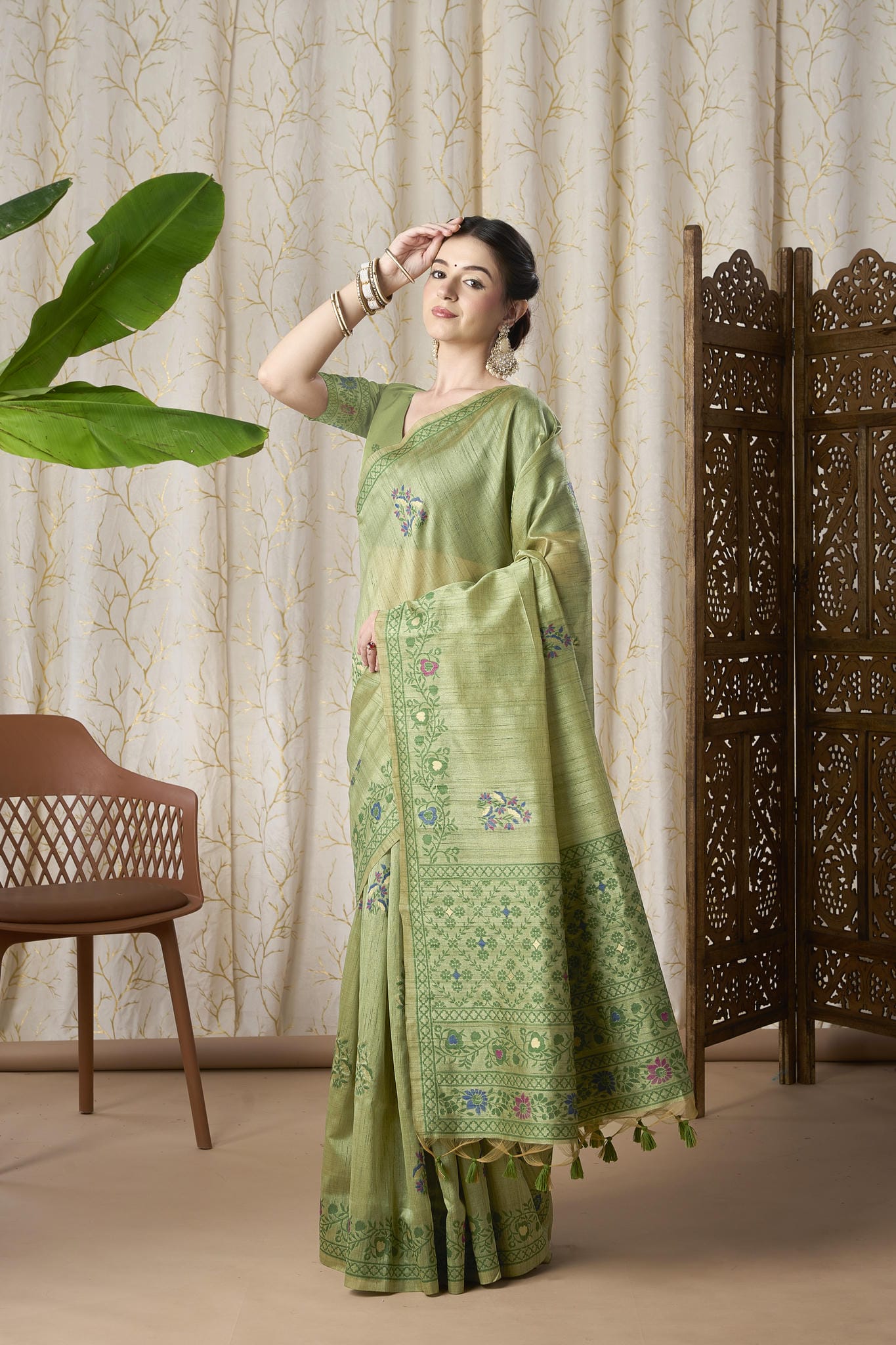 Pastel Green Linen-Cotton Jamdani Saree with Ethnic Motifs